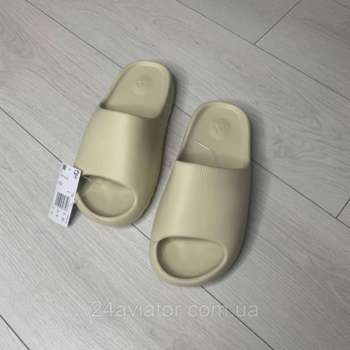 Оригінальні Тапки Adidas Yeezy slide