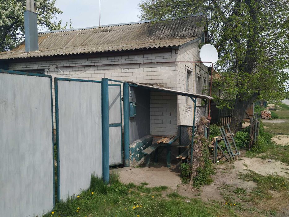 Продам будинок або обміняю на земельні ділянки (паї) або автомобіль