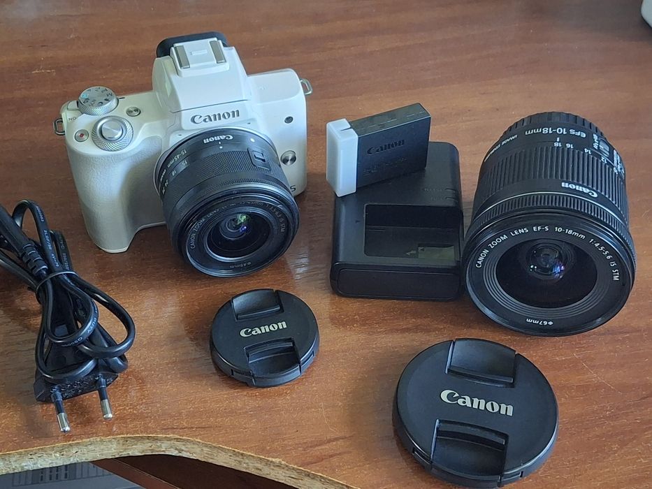 Фотокамера Canon m50