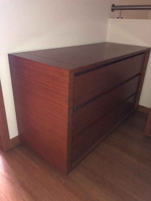 Mobilia de quarto em cerejeira (Sem colchão €280)