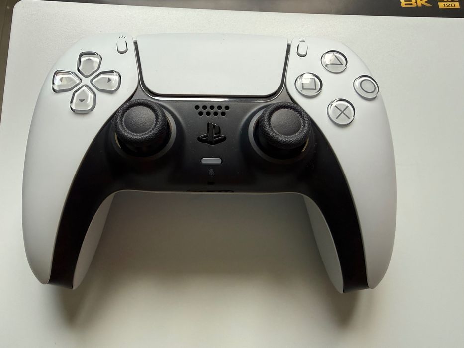 PlayStation 5 Digital (CFI-1016B) + NOWY Pad DualSense