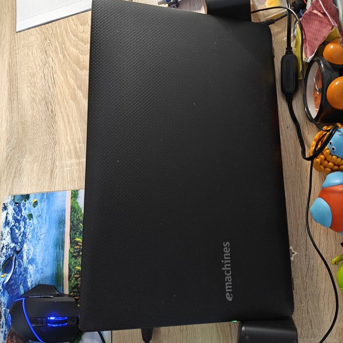 Продам ноутбук Emachines