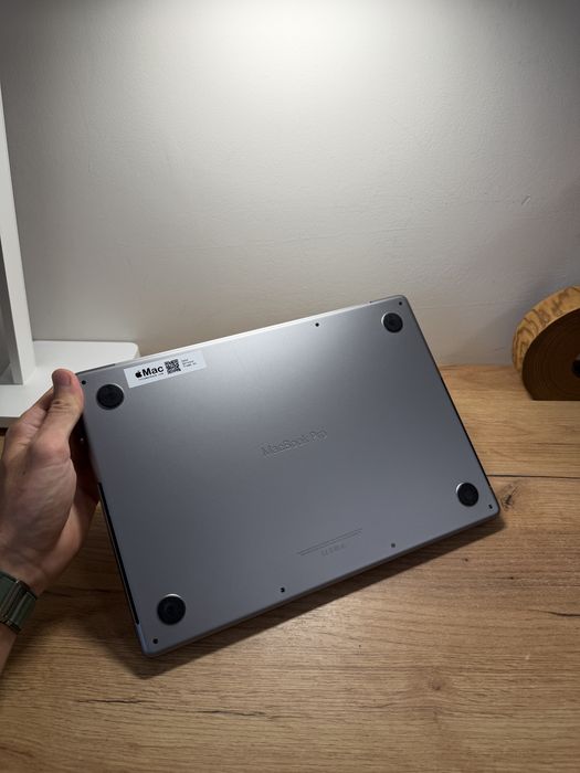 MacBook Pro 14’ 2021 M1 Pro 16Gb 1TB SSD 90%