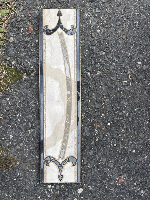 Listwy ozdobne ceramiczne i szklane