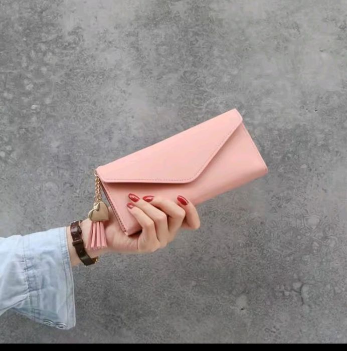 Carteiras femininas novas ler anuncio