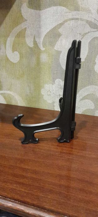 Подставки для декоративных тарелок продам