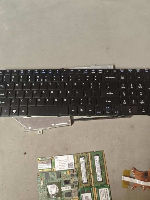Mega zestaw części serwisowych: RAM 8GB DDR3, GPU MXM GT130M, T9600, i3, płyty