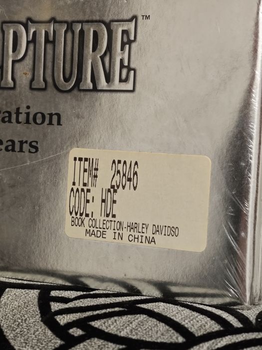 Продам Книгу Harley-Davidson: Rolling Sculpture (1903-1998)