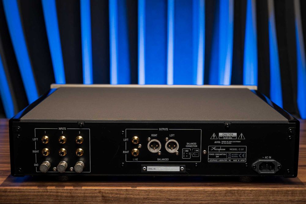 Accuphase C-37 przedwzmacniacz gramofonowy preamp phono