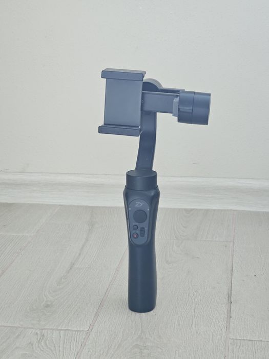 Zhiyun Smooth Q — тиосьовий електронний стабілізатор для смартфонів