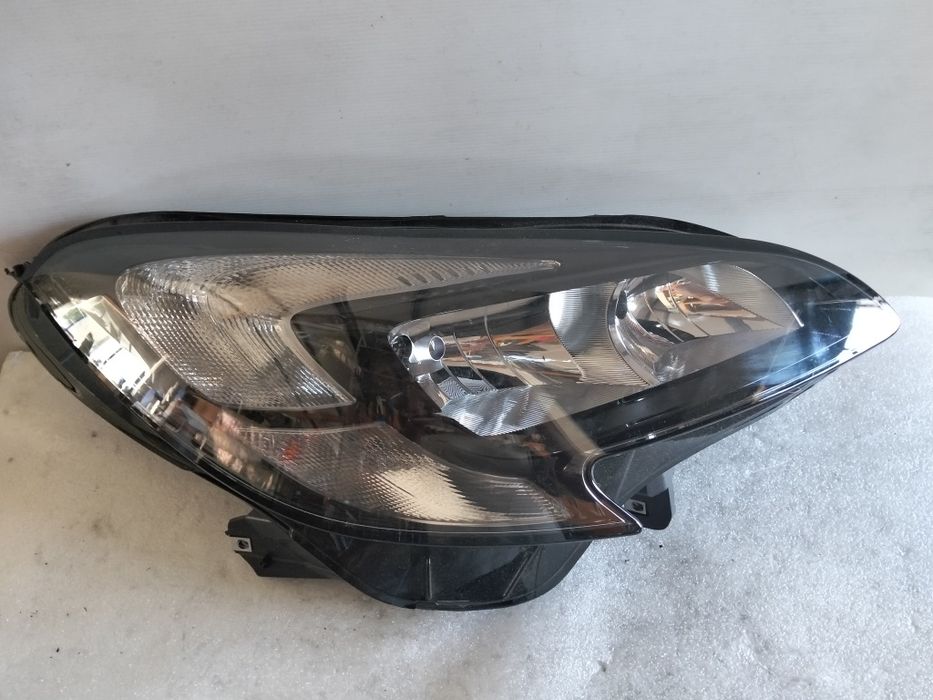 Ótica Opel corsa E farol 2016 direita