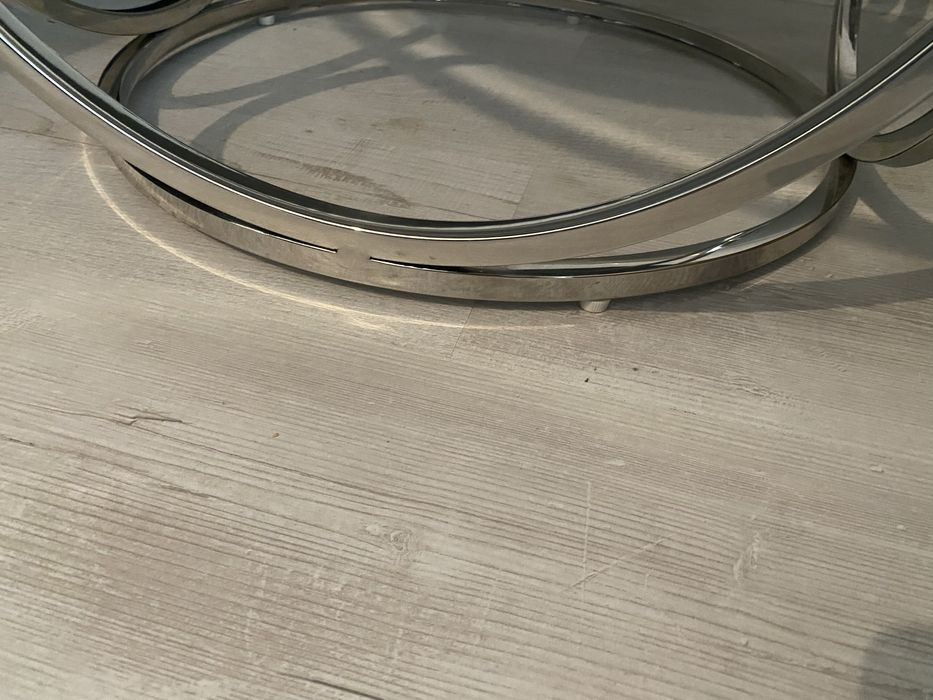 Stół szklany do salonu