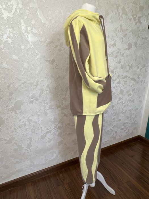 Костюм з тринитки для дівчинки