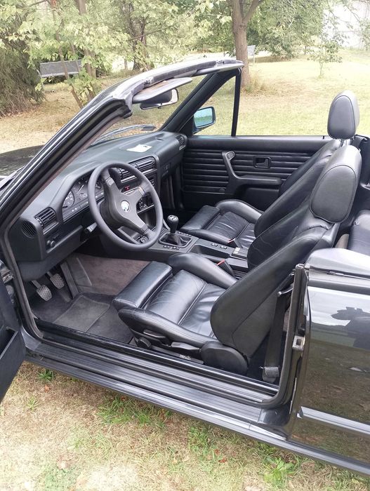 BMW E30 325i cabrio
