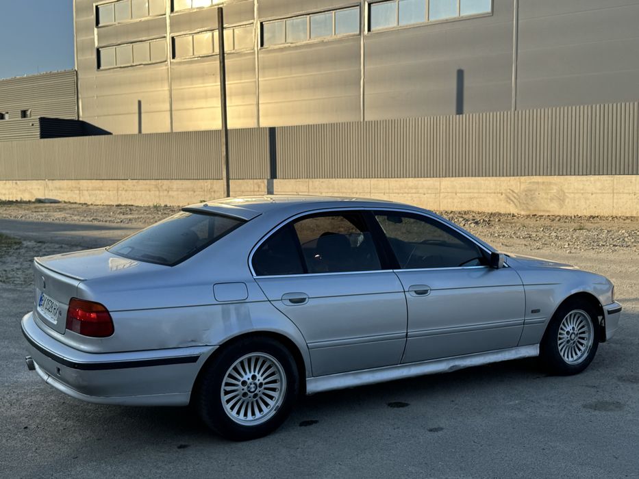 BMW 528 E39 бензин