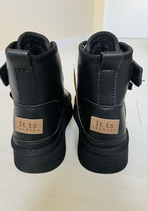 Зимние UGG на липучках и платформе( новые)