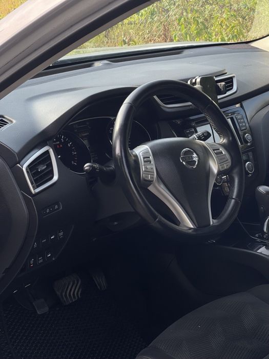 Продам Nissan Roug