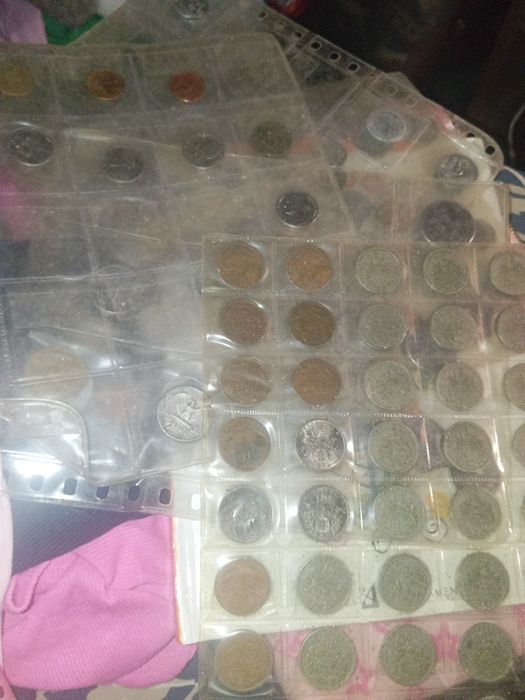 Moedas brasil Portugal e francês vendo tudo junto