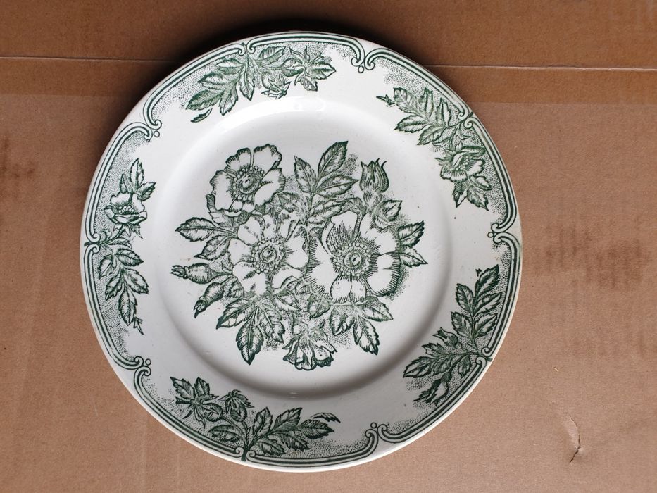 Тарілки часів СРСР.