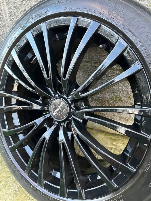 Диски з шинами.        .