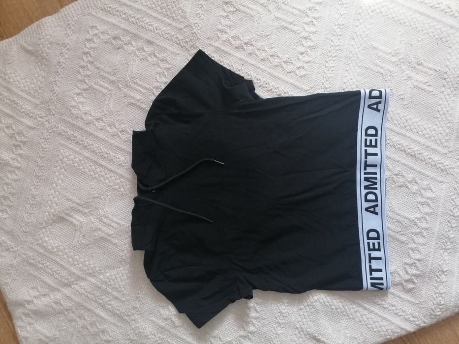 Bluzka krótka czarna crop top z kapturem new yorker jak nowa