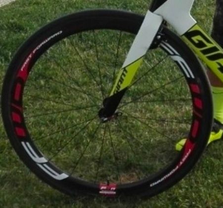 Bicicleta de TT marca Giant Trinity