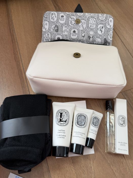 Diptyque kosmetyczka z zapachem i kosmetykami