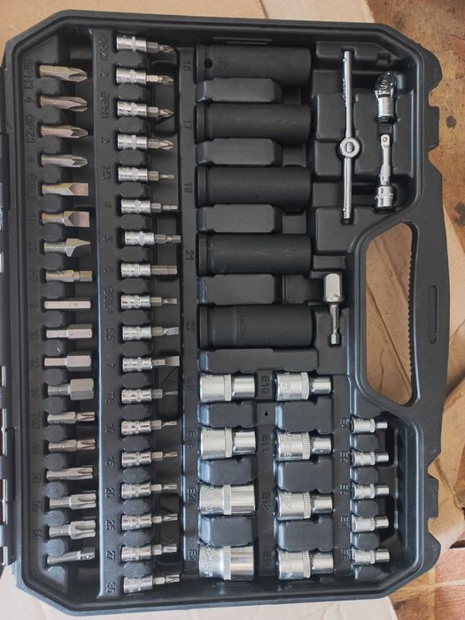 Набор инструментов новый DNIPRO  M  Ultra - 112 единиц.