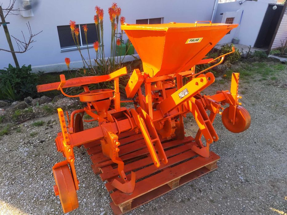 Plantador de Batata Fialho c/ Adubador