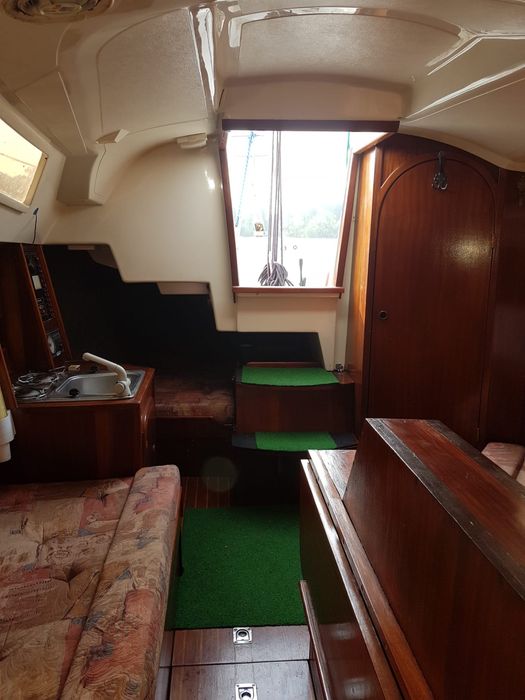 Yacht Tango Family 780 z przyczepą.
