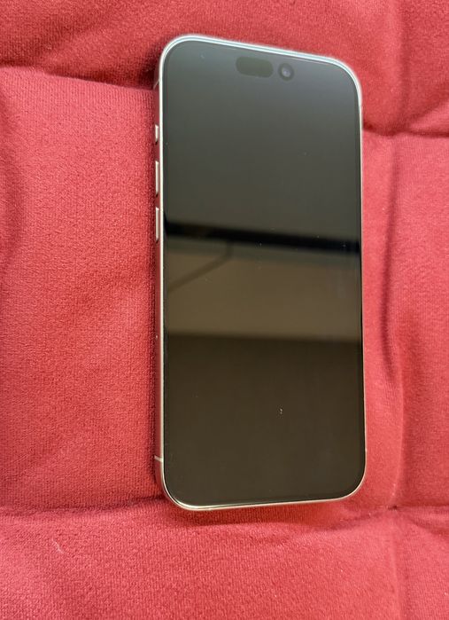 iPhone Apple 15 pro 256 Gb natural