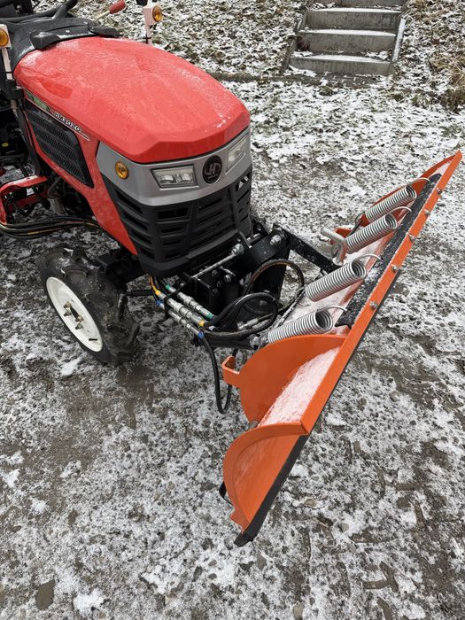 Hinomoto HM3020 (minitraktor)