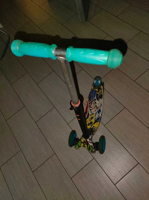 Самокат дитячий скутер