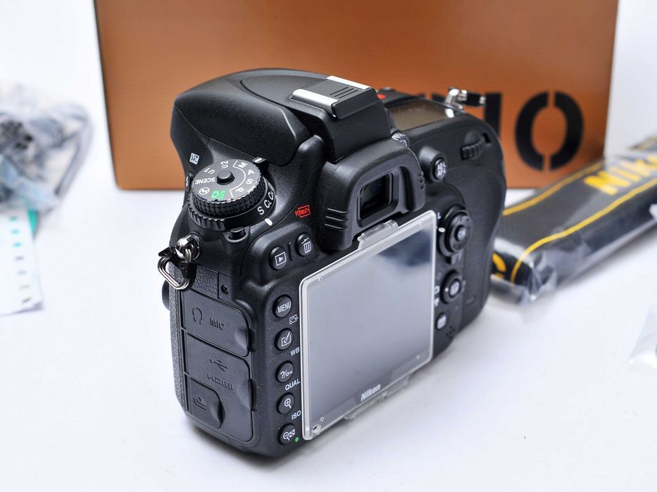 Nikon D610 Seminova