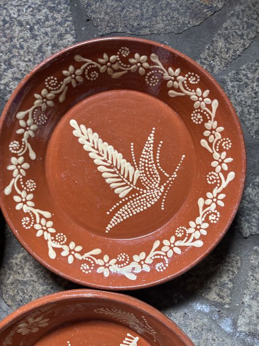 Loica de barro vermelha