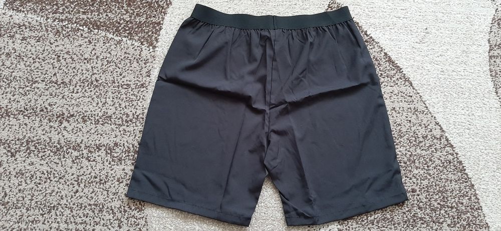 Czarne spodenki xl