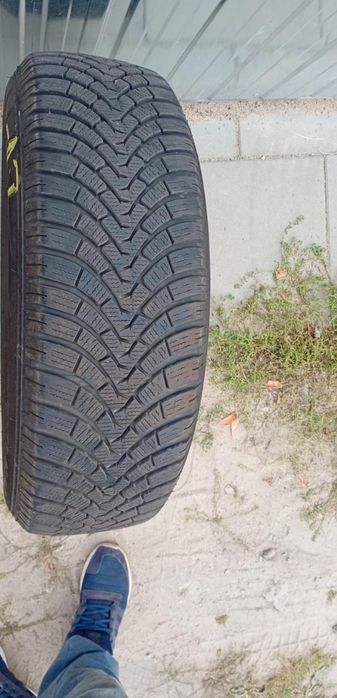 Opony zimowe 215/65 R 16 SUV Nissan Qashqai