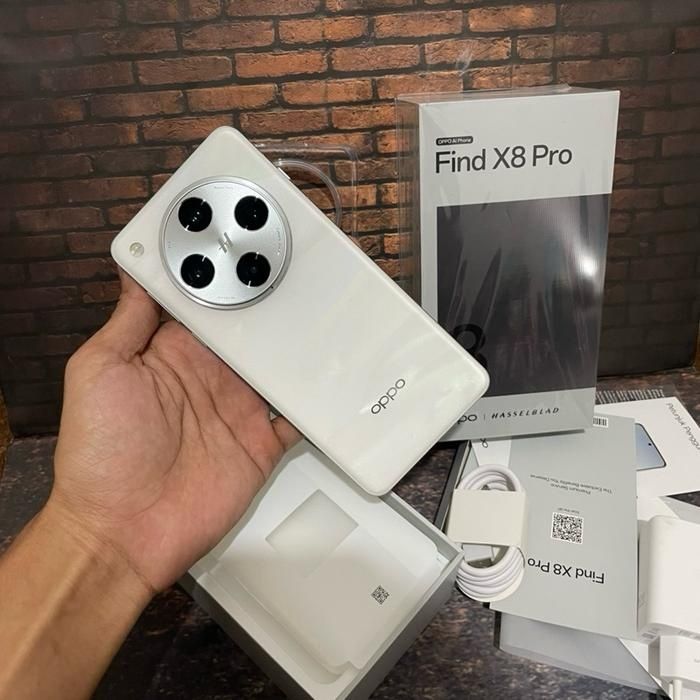 OPPO find x8 pro 16gbs RAM 512 internos