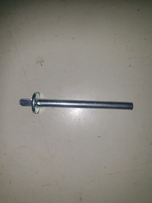 Dybel sufitowy stalowy 6x70