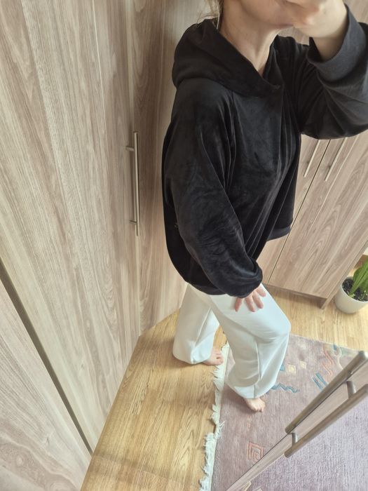 Bluza damska welurowa czarna Anya Madsen rozm.42