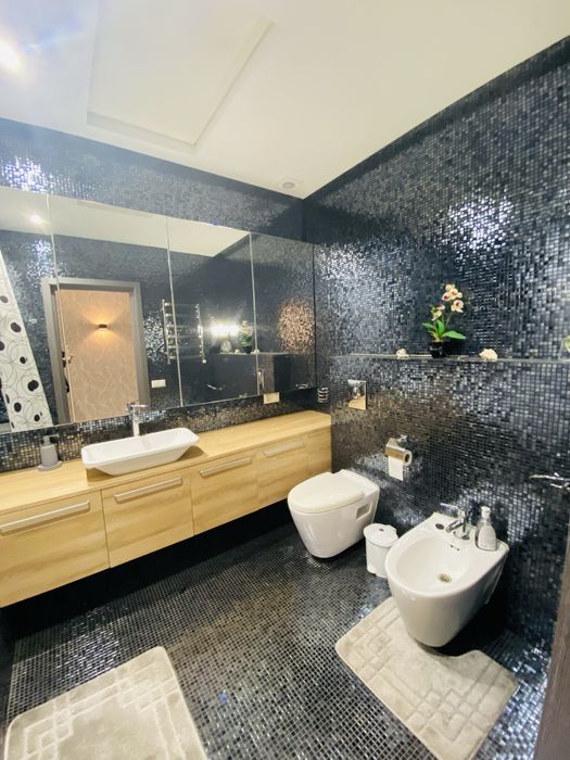 Оренда будинку 4+ кімнат