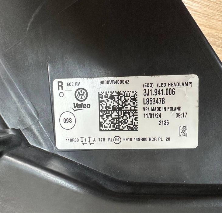 Нові оригінальні FULL LED фари Volksvagen Passat B9 з блоками