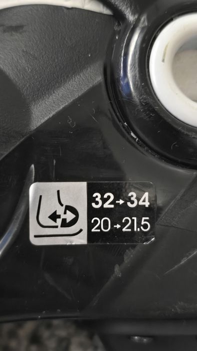 Sprzedam łyżwy hokejowe.