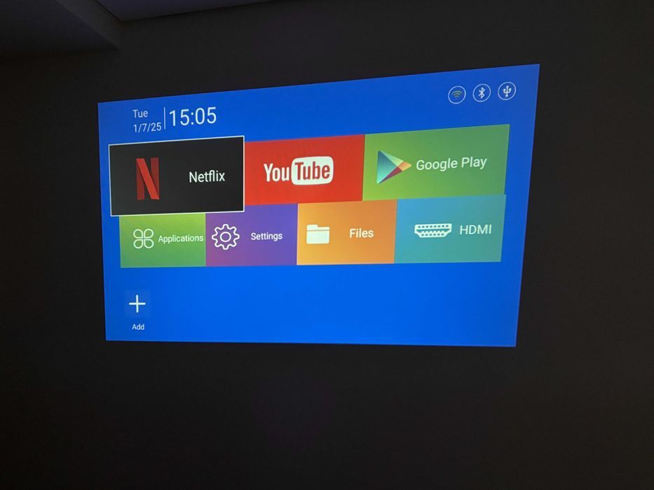 Projetor novo com comando