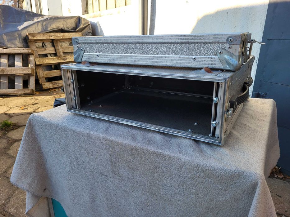 RACK 3U 1x szyna (41cm do klapy) case FAKTURA (dostępne więcej)
