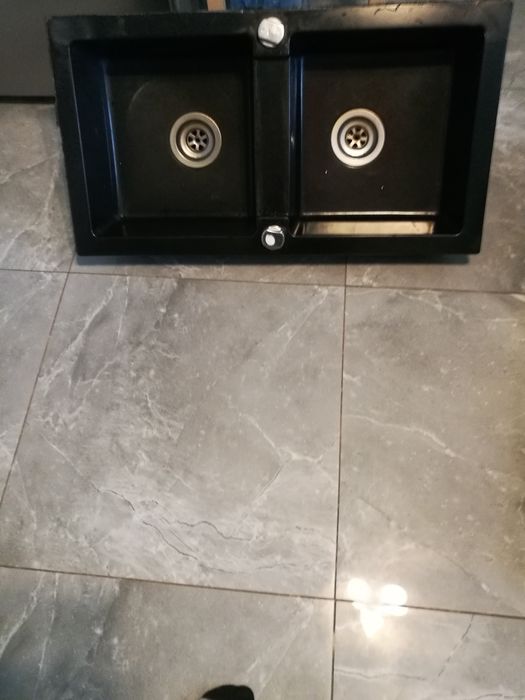 Sprzedam zlewozmywak z granitu.