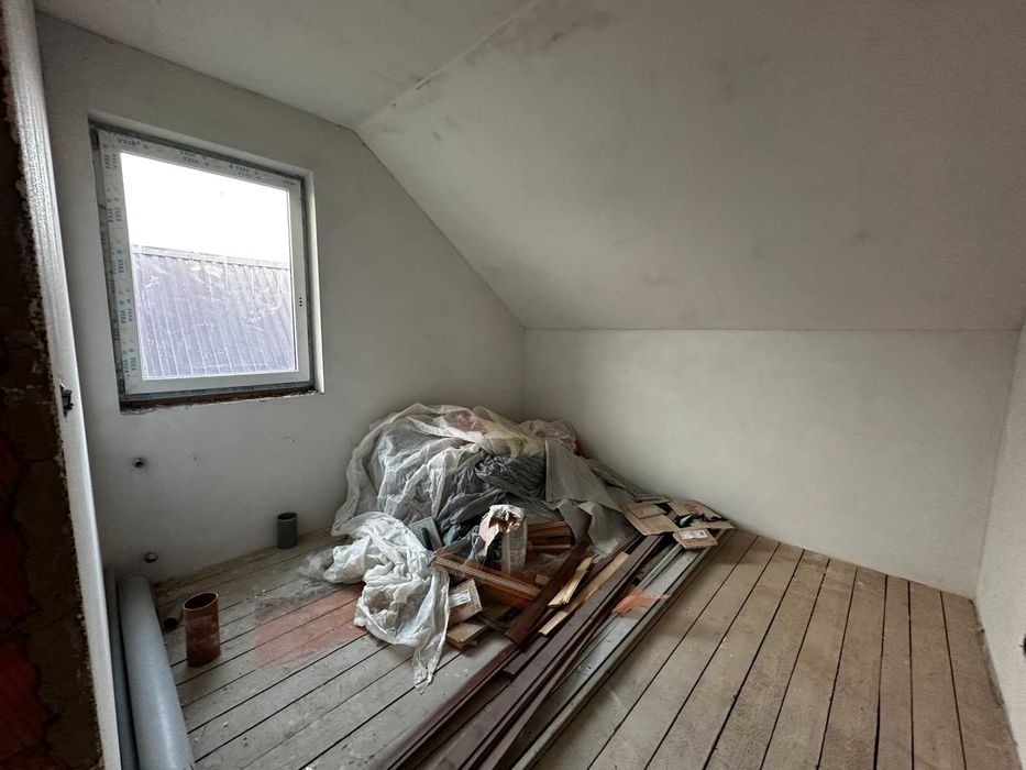 Продається 2 будинки в смт. Буштино