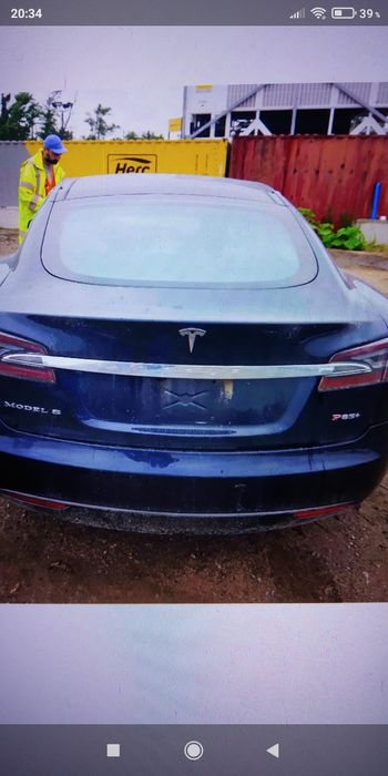 Tesla model S тільки привезена