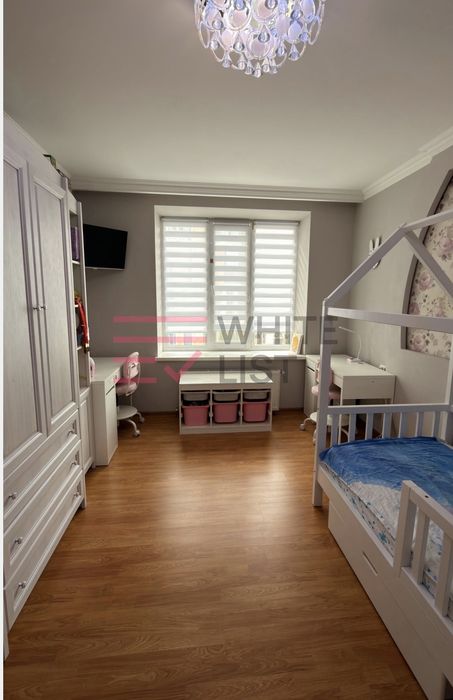 Продаж 3-кім. квартири 80 м.кв., в. Алмазова