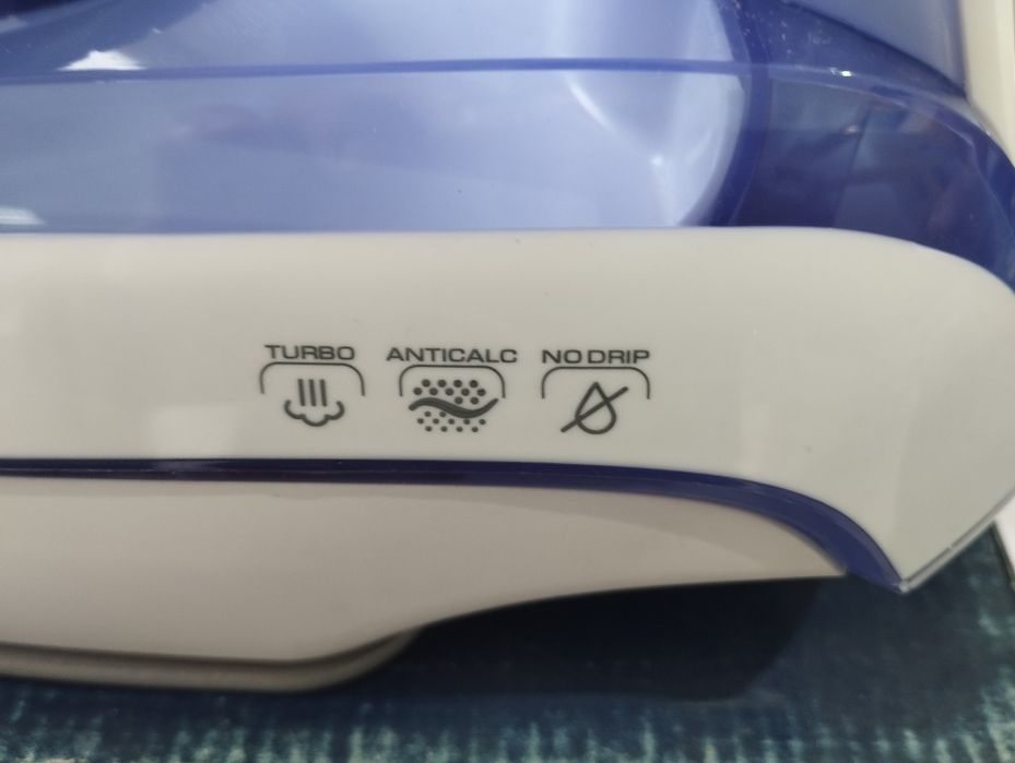 Новый утюг Delonghi